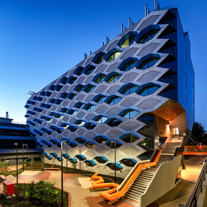 La Trobe Institute . Lyons Architecture . Melbourne . Australia